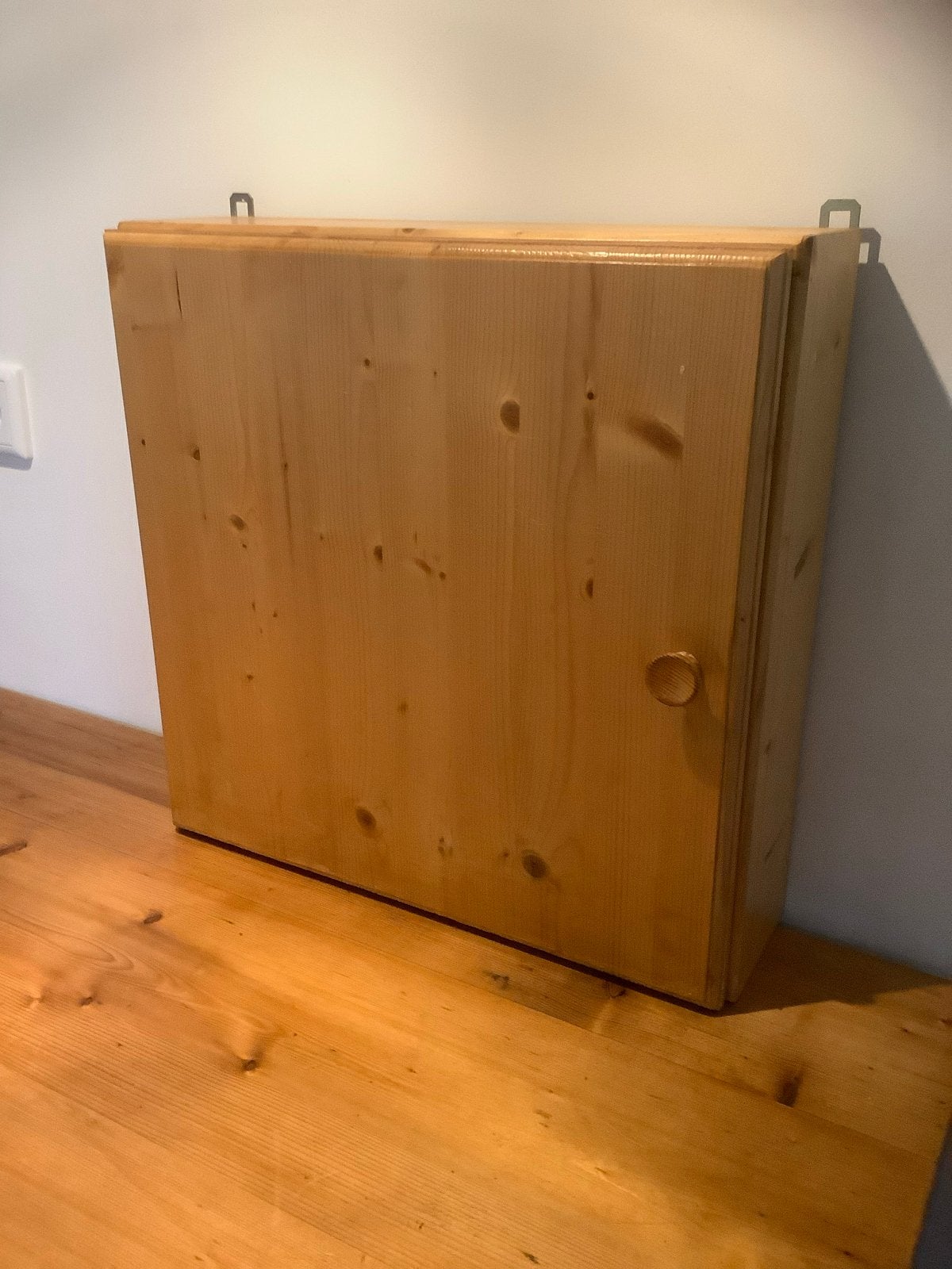 Vintage grenen kastje met 1 plank in nette staat., Ophalen, Gebruikt
