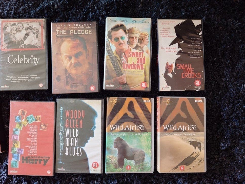 GRATIS Een partij van 8 stuks VHS videobanden,, Cd's en Dvd's, VHS | Film, Gebruikt, Alle leeftijden, Ophalen of Verzenden, Komedie