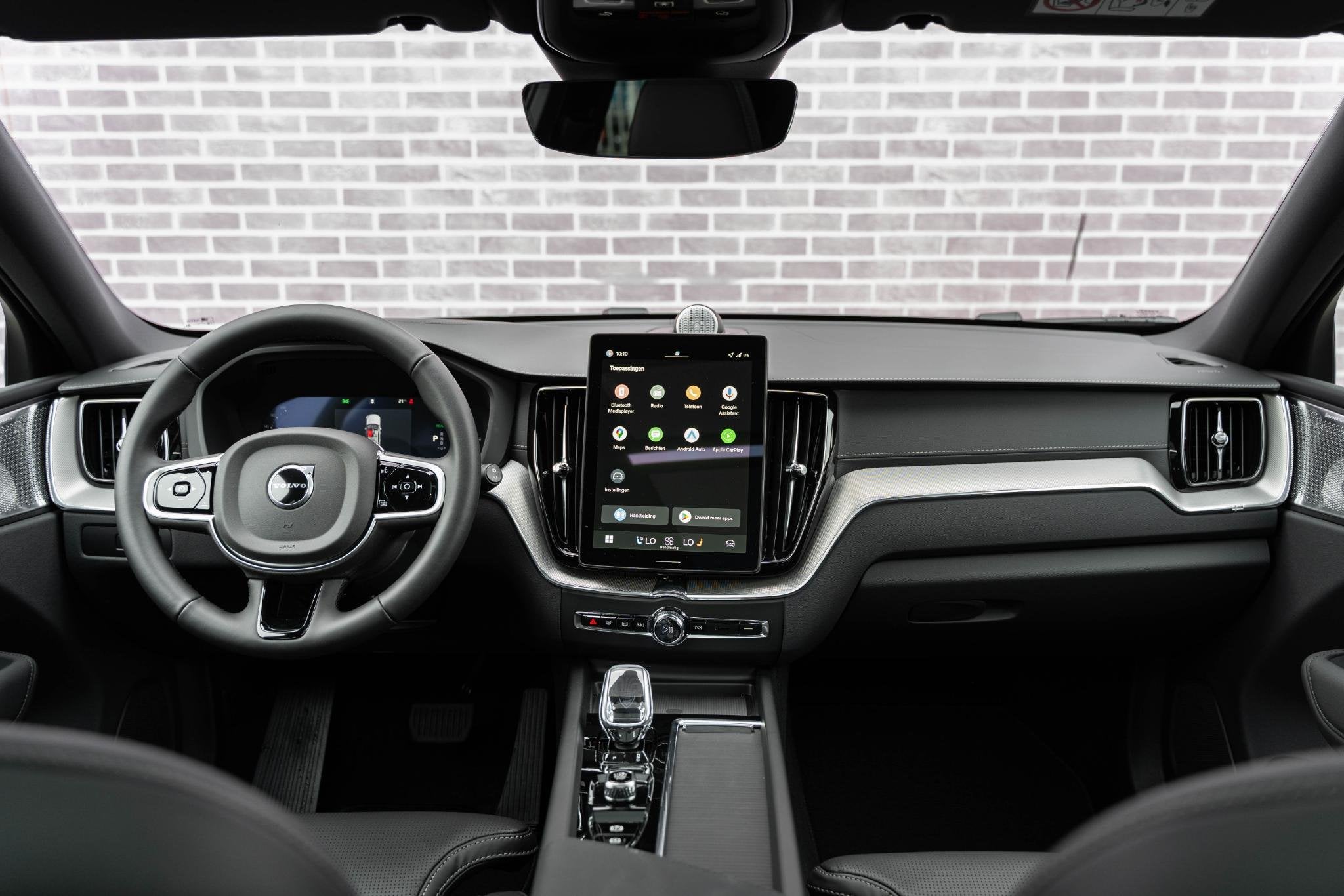 Volvo XC60 T8 Plug-in hybrid AWD Ultra Dark Executive HEICO, Automaat, 12 maanden, Gebruikt, Euro 6