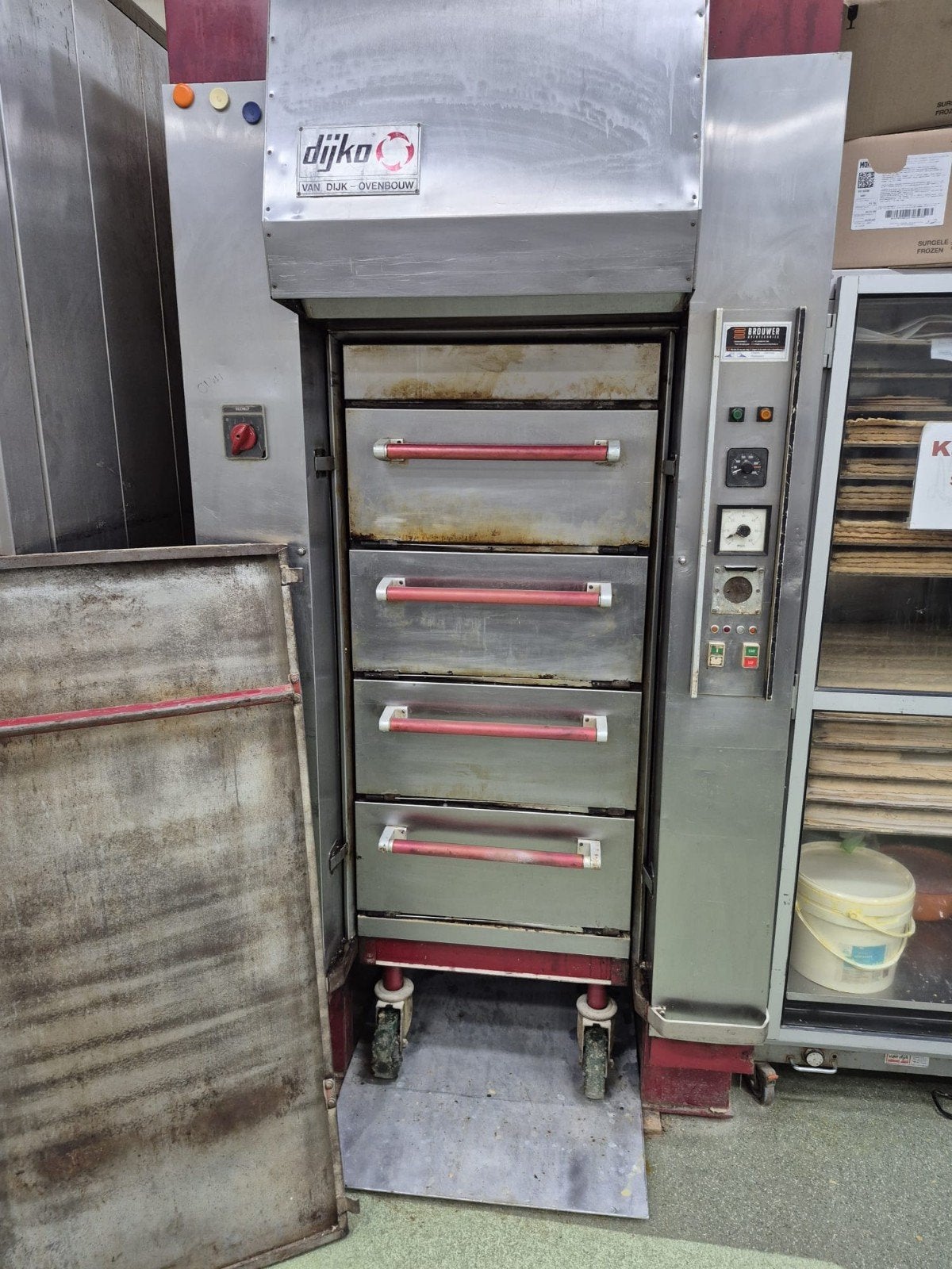 Dijko oven, Ophalen, Ovens, Magnetrons en Steamers