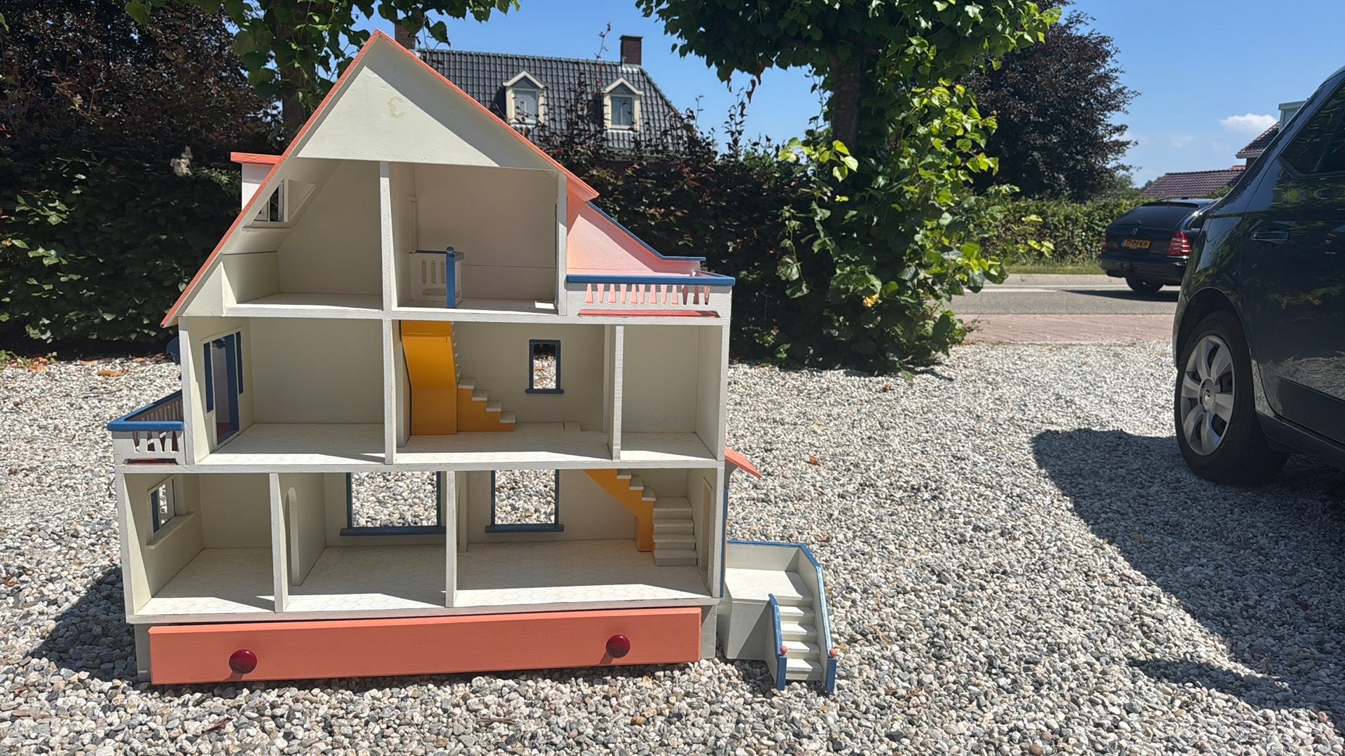 Mooi retro poppenhuis te koop, Kinderen en Baby's, Speelgoed | Poppenhuizen, Ophalen of Verzenden, Gebruikt, Poppenhuis