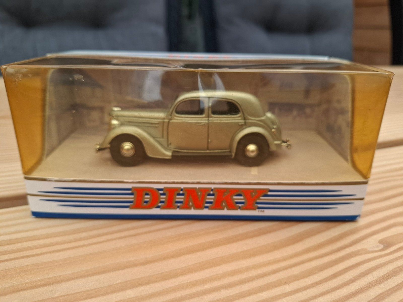 Dinky matchbox Ford V8 Pilot - Zo goed als nieuw in doos, Ophalen of Verzenden, Zo goed als nieuw, Auto