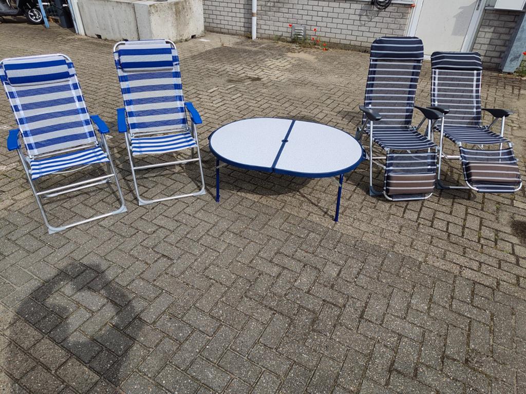 Comfortabele campingstoelen - set van 4 incl. tafel, Caravans en Kamperen, Kampeermeubelen, Ophalen, Gebruikt, Campingstoel