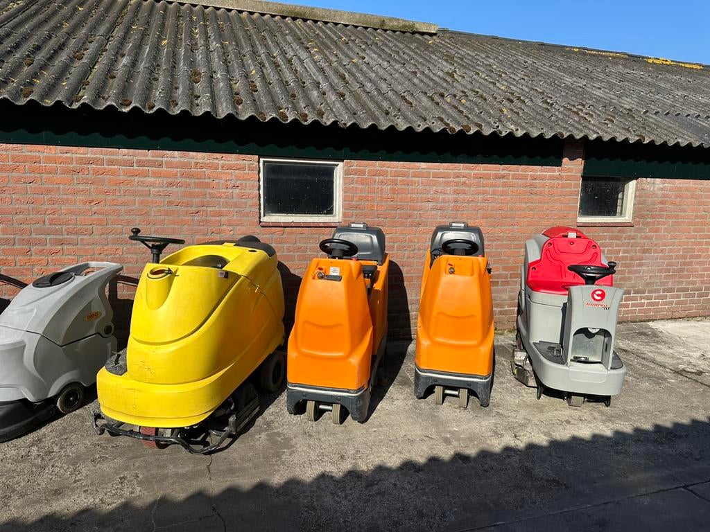 SCHROB- EN VEEGMACHINES – KOM LANGS IN ONZE SHOWROOM, Ophalen, Nieuw