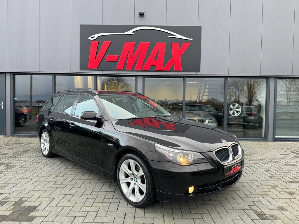 BMW 525i Touring AUT Executive NaviProfessional Clima, Auto's, Automaat, Stof, Gebruikt, Zwart