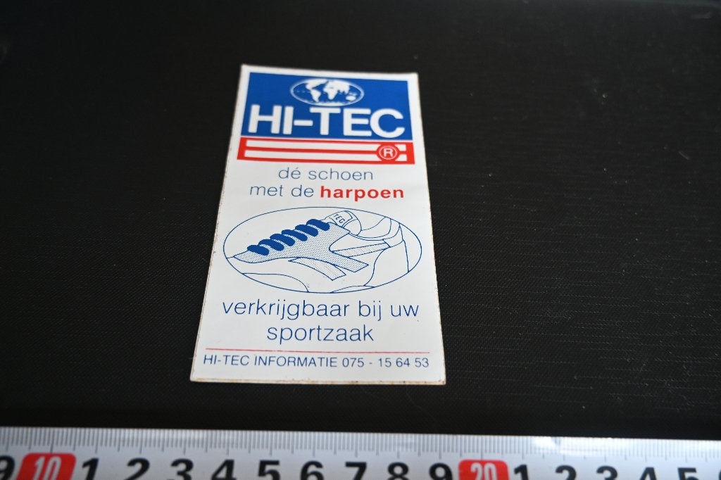 sticker HI-TEC dé schoen met de harpoen - zaandam, Ophalen of Verzenden, Zo goed als nieuw
