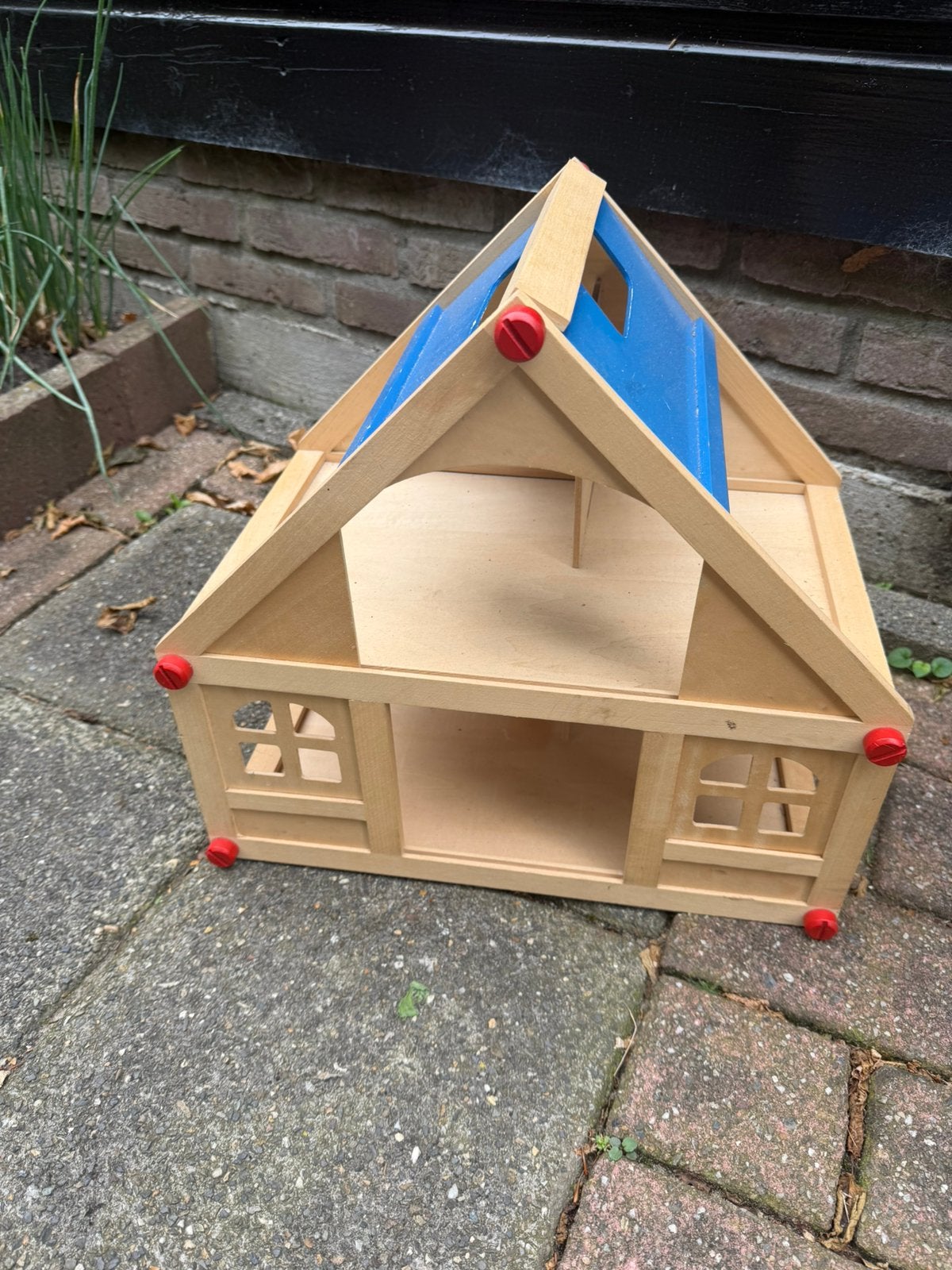 Leuk houten poppenhuisje, Ophalen, Zo goed als nieuw, Poppenhuis