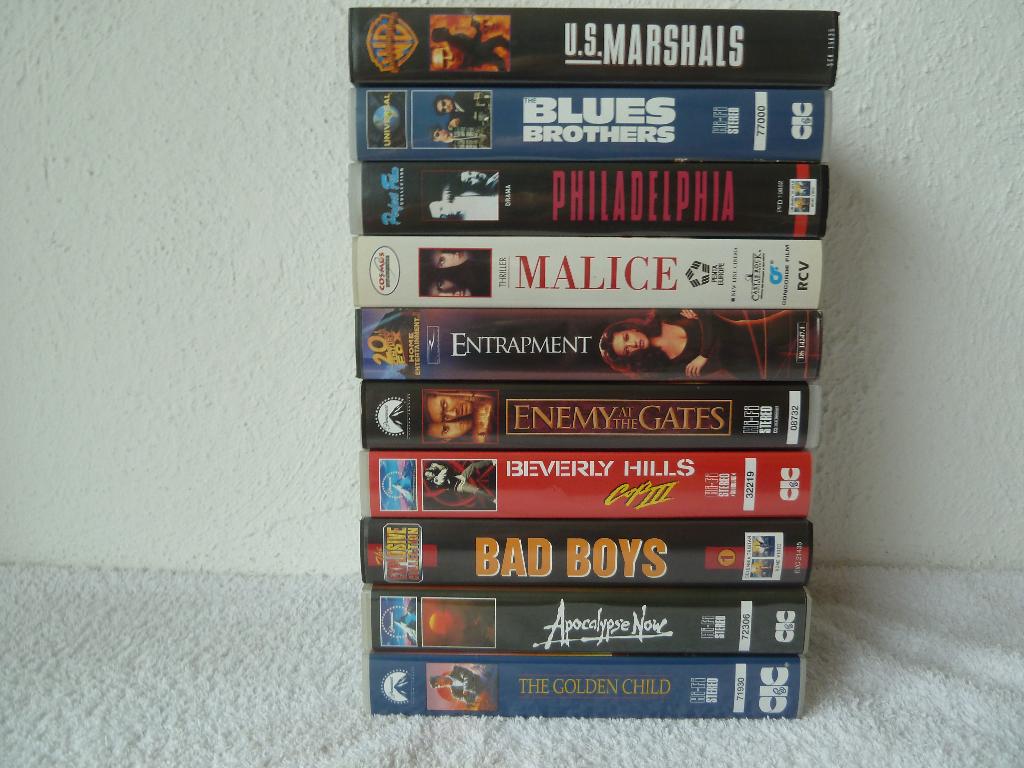 10 actiefilms op VHS, Audio, Tv en Foto, Videospelers, Zo goed als nieuw, Videoband, Ophalen of Verzenden