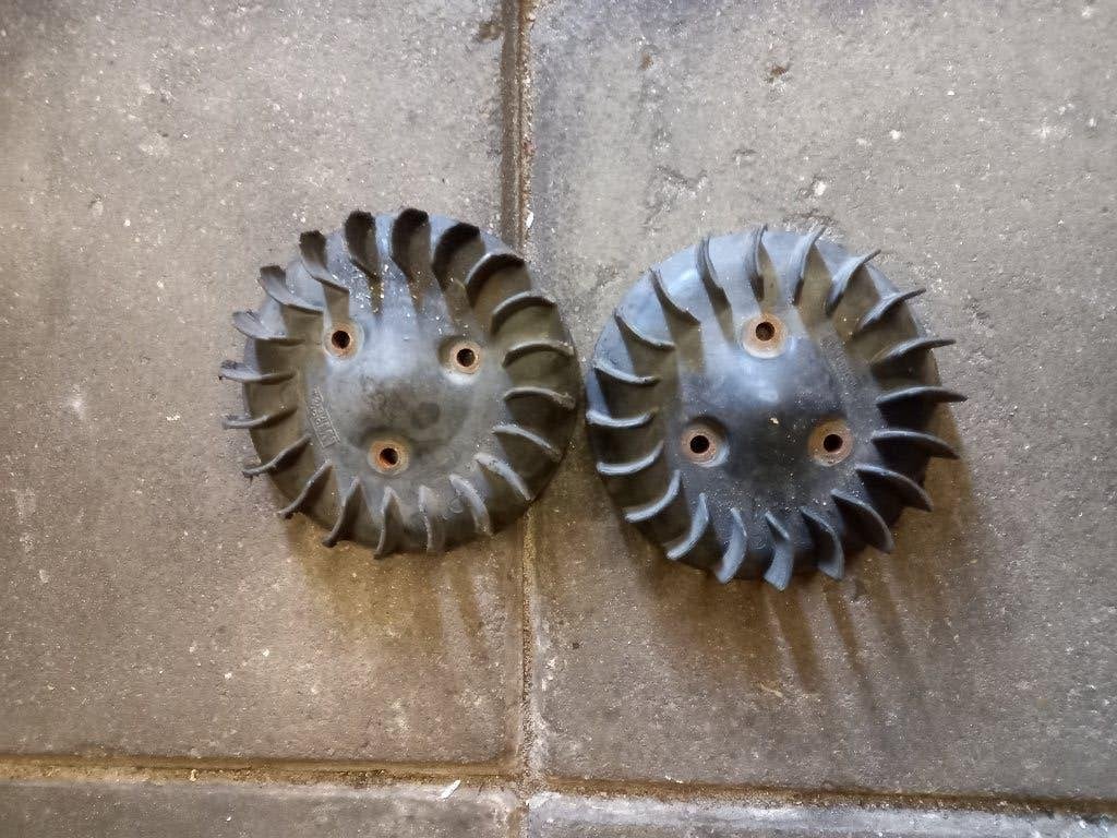 2 originele koelvinnen voor Minarelli verticaal motor, Ophalen of Verzenden, Gebruikt, Blok, Overige merken