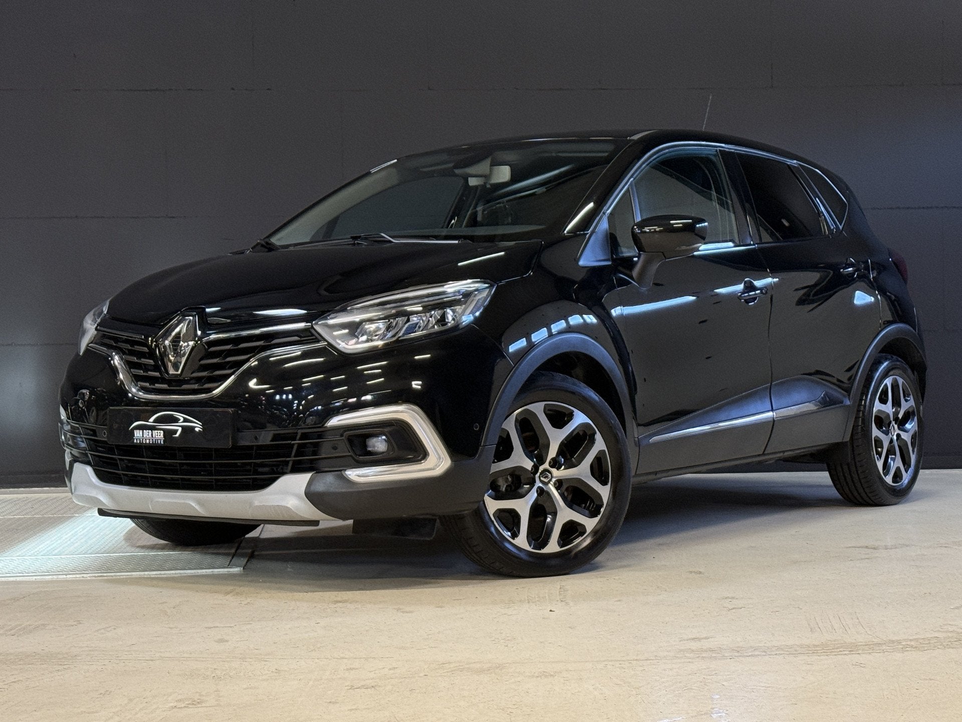 Renault Captur 1.3 TCe Intens| Trekhaak | Navi | Camera | Do, Gebruikt, 4 cilinders, 150 pk, Zwart