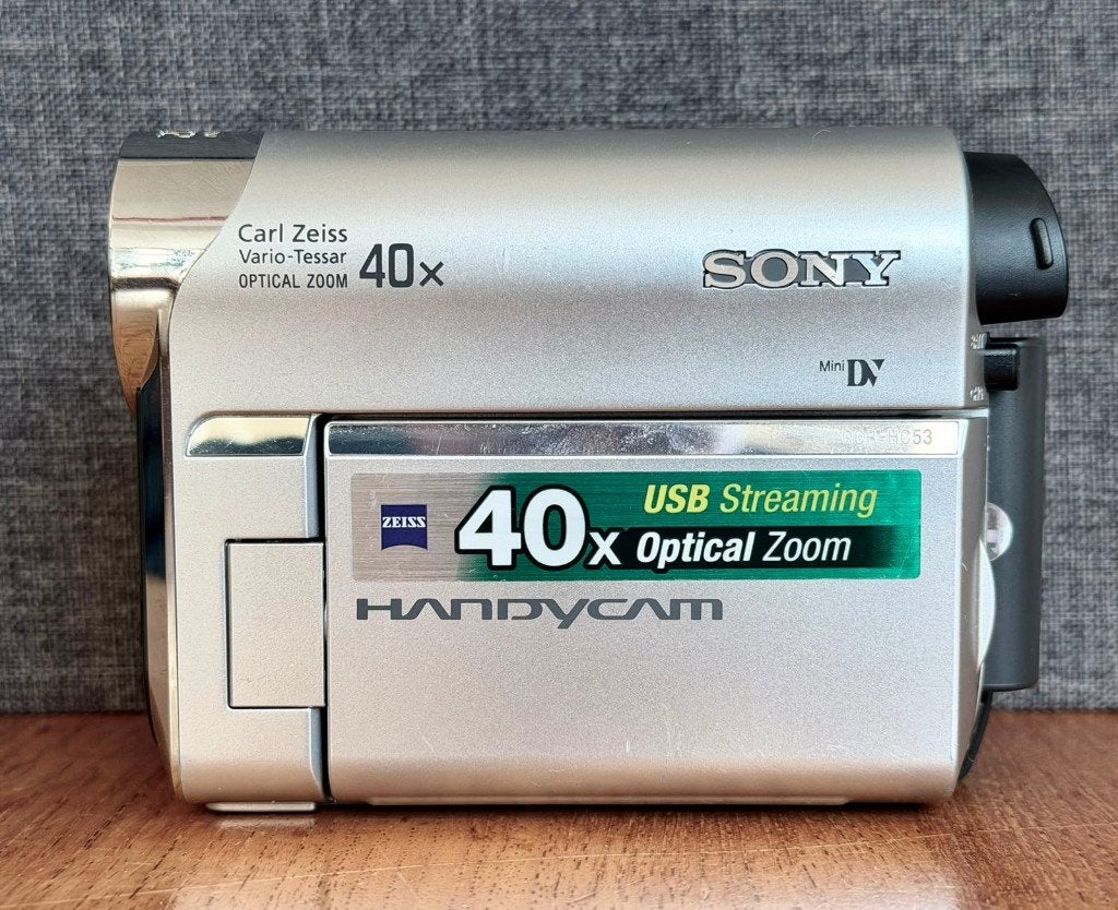 SONY DCR-HC53E, TOPMODEL, NIGHTSHOT PLUS, DIGITALISEREN!, Mini dv, 20x of meer, Ophalen of Verzenden, Zo goed als nieuw