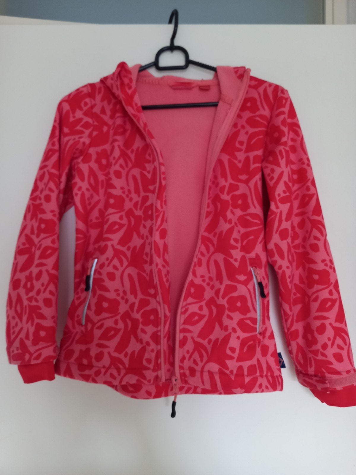 Leuke meidenjas koraalrood/roze | softshell | maat 134/140, Gebruikt, Meisje, Crivit, Ophalen of Verzenden