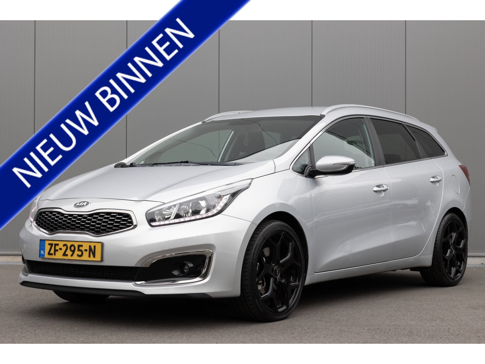 Kia cee'd Sportswagon 1.6 CRDI | NAVI | CRUISE | TREKHAAK |, Auto's, 136 pk, Gebruikt, 4 cilinders, Leder en Stof