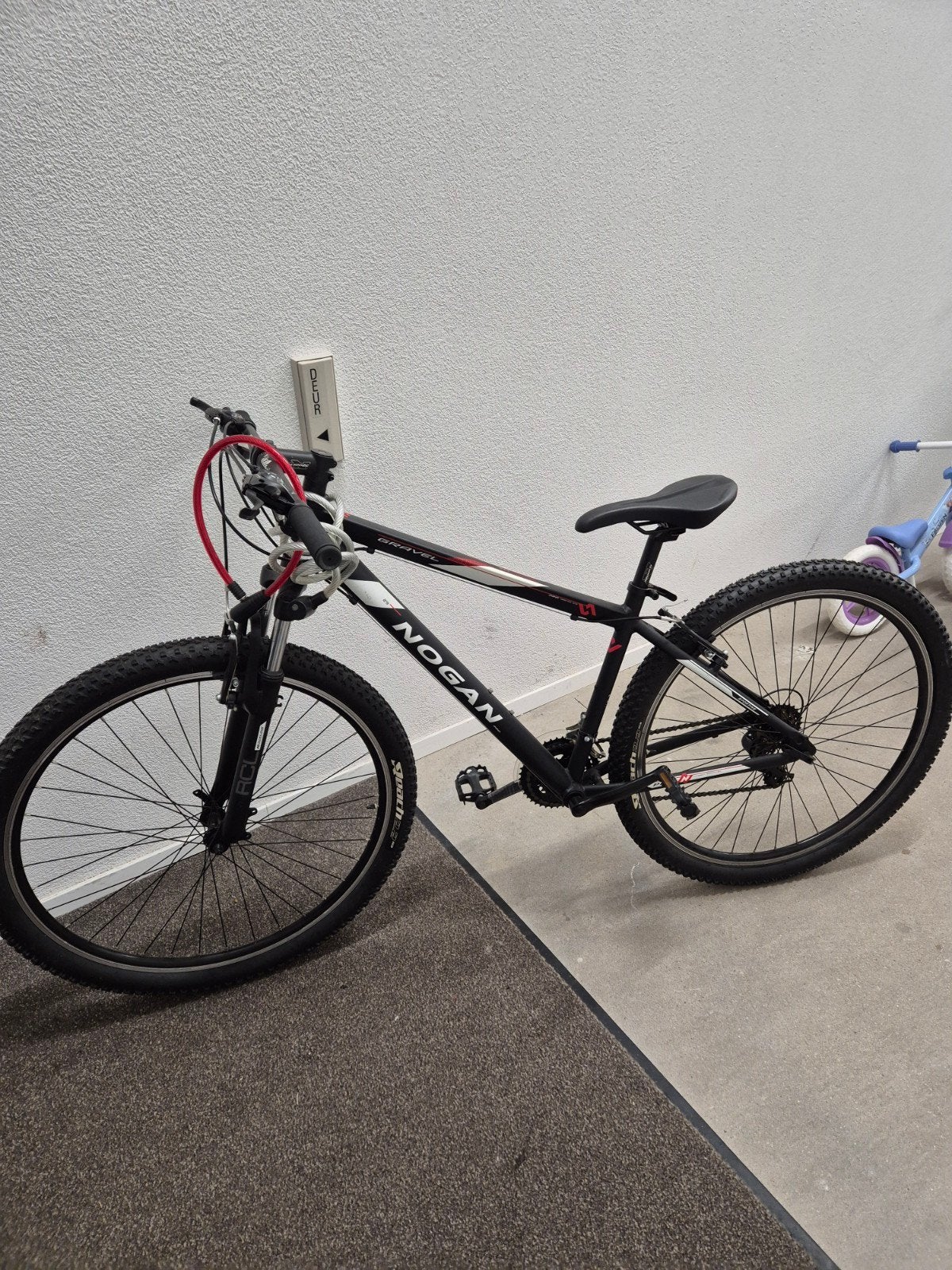 Nogan Gravel Pro 29" Mountain Bike- like new, Ophalen