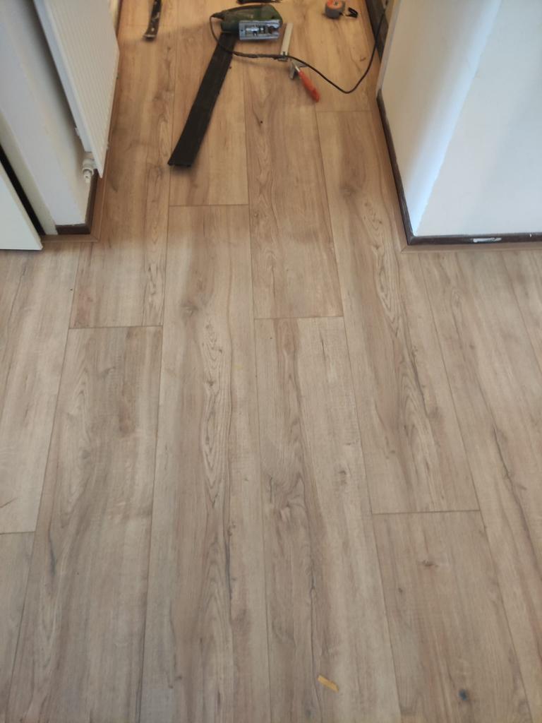 Laminaat leggen/verf/behang, 50 tot 150 cm, Ophalen of Verzenden, Zo goed als nieuw, 10 m² of meer