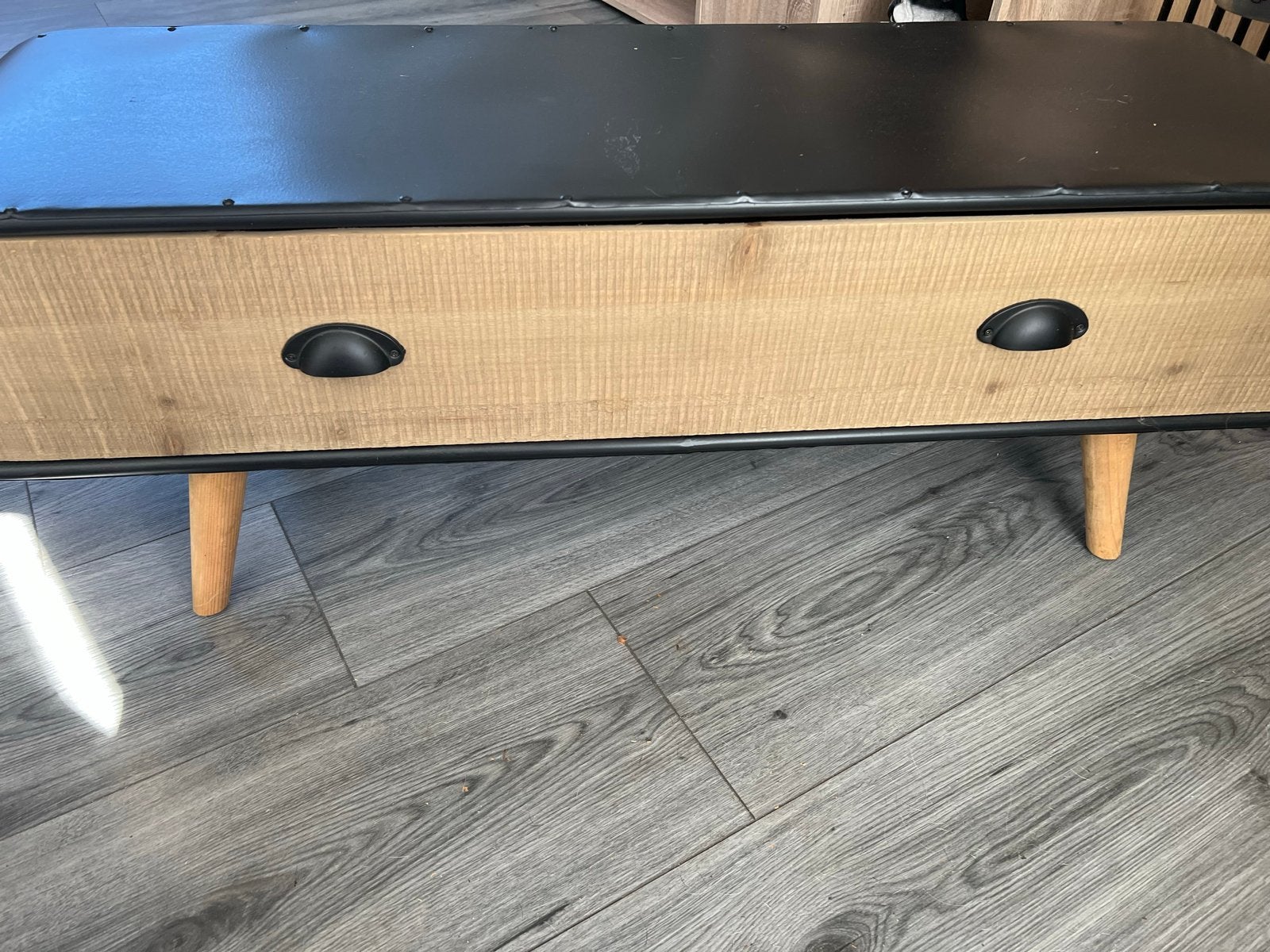 Houten kastje met zwart blad - TV meubel/opbergkast, Huis en Inrichting, Ophalen, Gebruikt, 100 tot 150 cm, Minder dan 100 cm