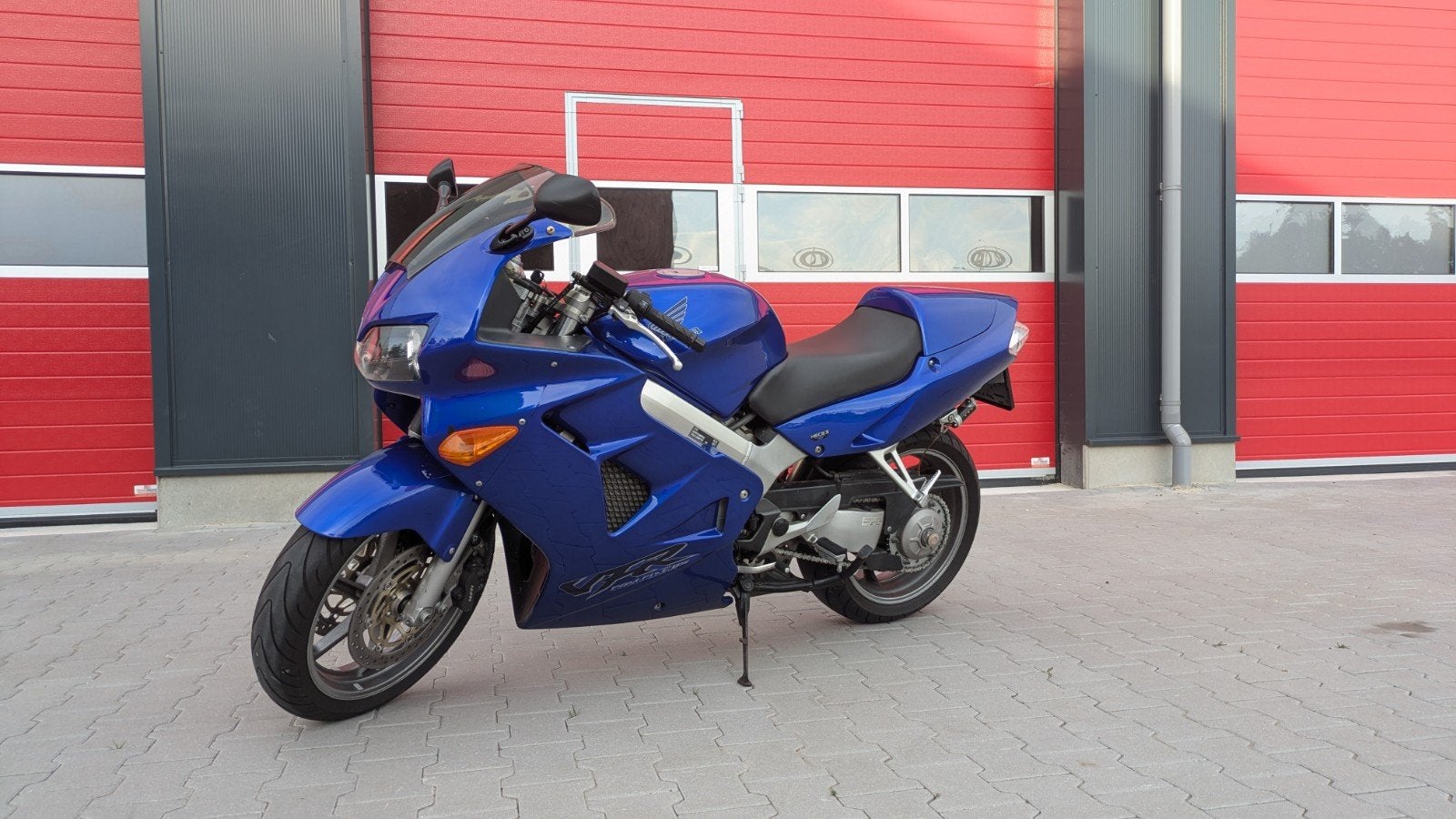 Nette Honda VFR800 FI, 4 cilinders, Motorrijbewijs A, Bedrijf, Meer dan 35 kW
