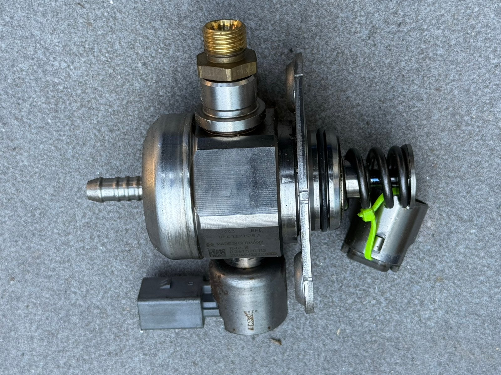 Brandstofpomp Mechanisch 06K127025A - Weinig KM!, Auto-onderdelen, Ophalen, Gebruikt