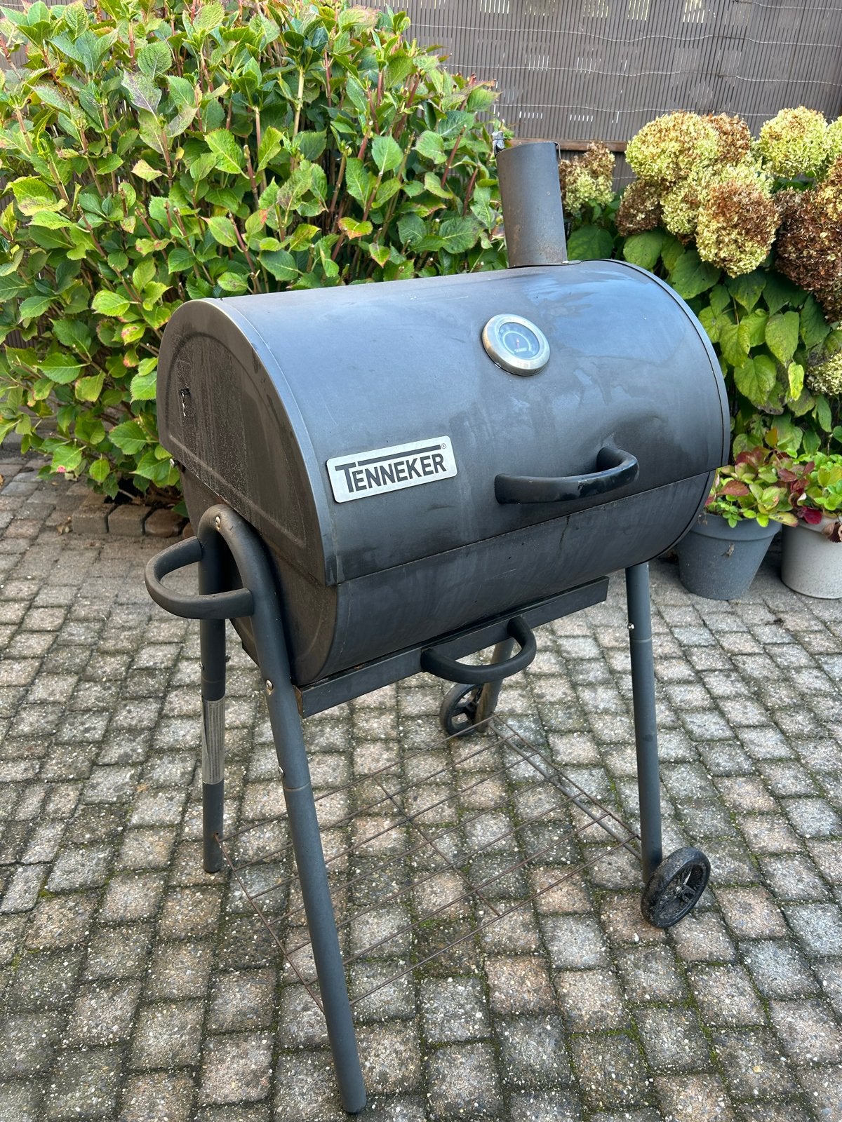 Tenneker BBQ - Gebruikte Houtskoolbarbecue, Ophalen, Gebruikt
