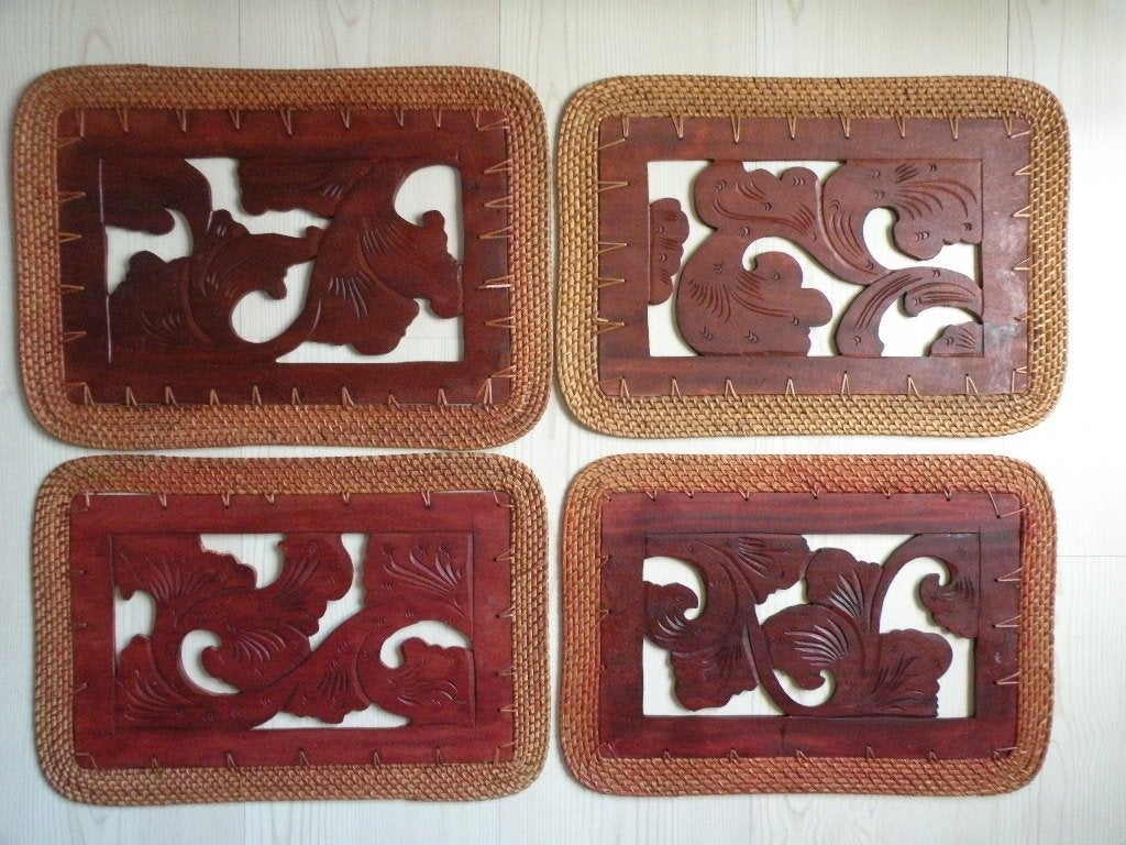 Placemats, 4 stuks. Hand carved wood and rattan.  Indonesië., Ophalen of Verzenden