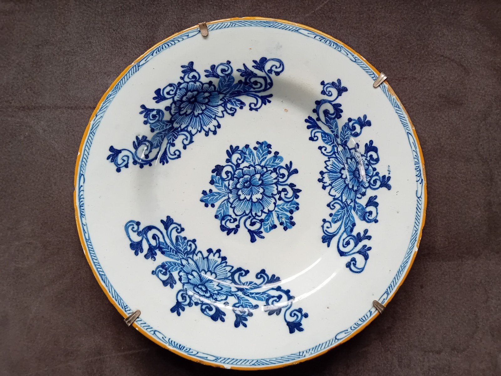 Antiek Delfts Blauw Bord met Bloemmotief, Ophalen of Verzenden