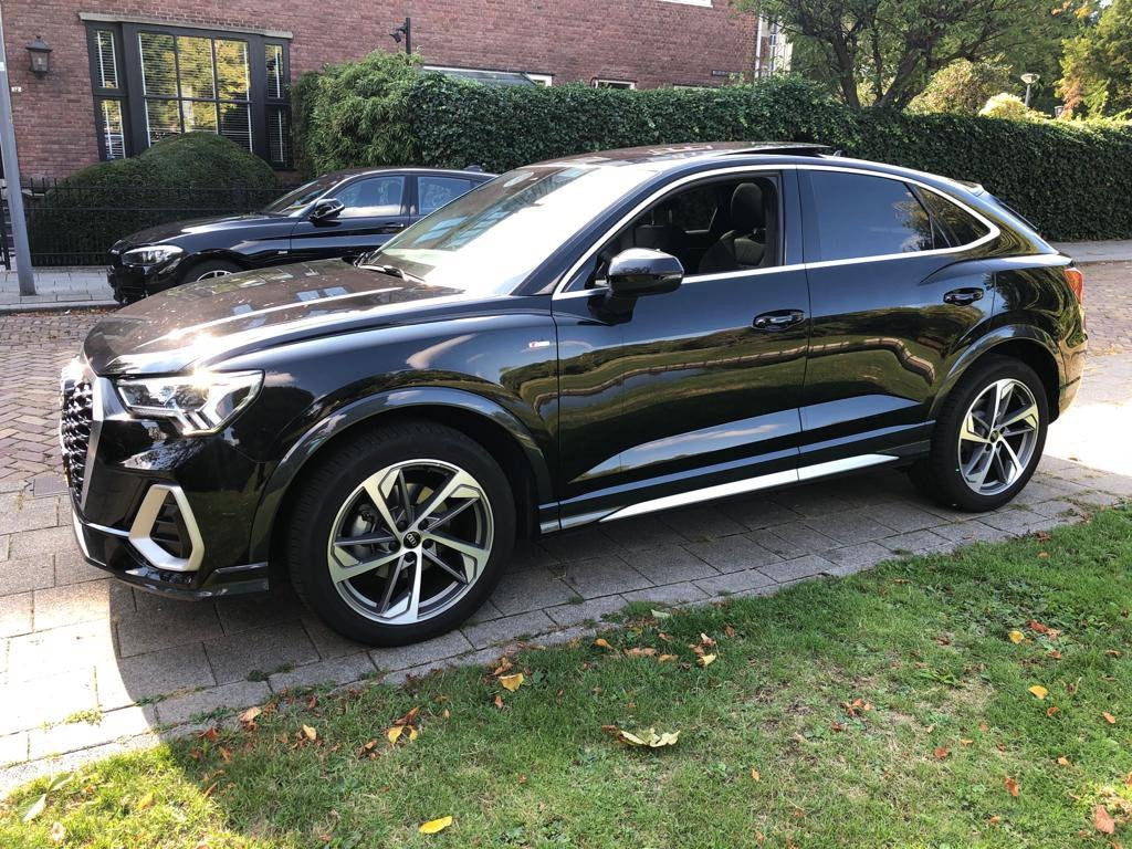 Mooie Audi Q3 PANO S-line Tfsi 150pk 2021 Full Option!, Auto's, 4 cilinders, 1505 kg, Zwart, 14 km/l