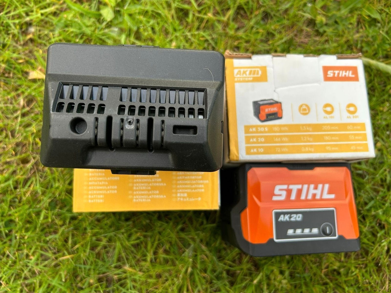 Stihl AK20 accu en Stihl AL 101 laders, Ophalen, Nieuw