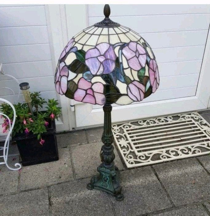 Prachtige glas in lood Tiffany Stijl tafellamp Bloemmotieven, Ophalen