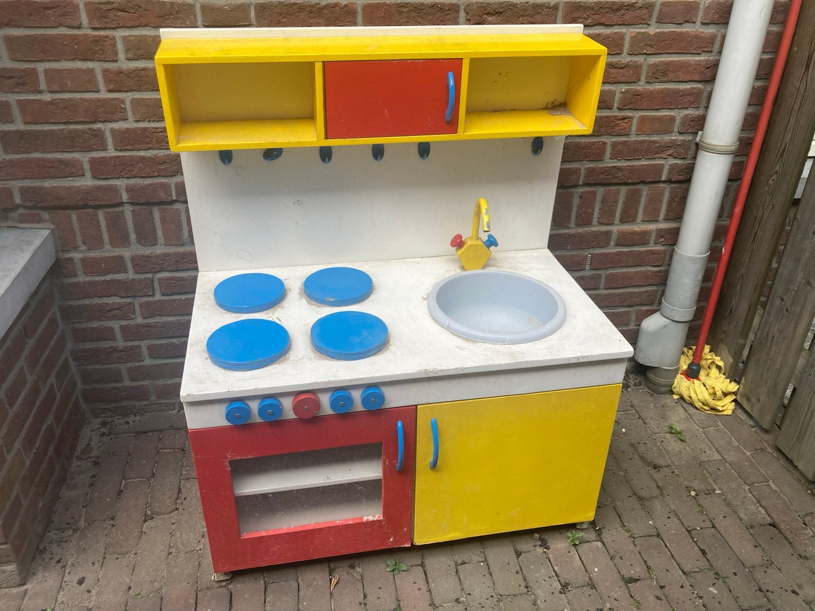 GRATIS houten speelkeuken voor kinderen, Kinderen en Baby's, Speelgoed | Speelkeukens, Ophalen, Gebruikt, Hout, Speelkeuken