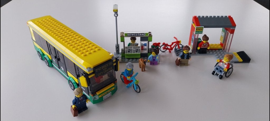 Lego 60154 busstation met 7 minifiguren, City, Lego, Ophalen of Verzenden, Zo goed als nieuw
