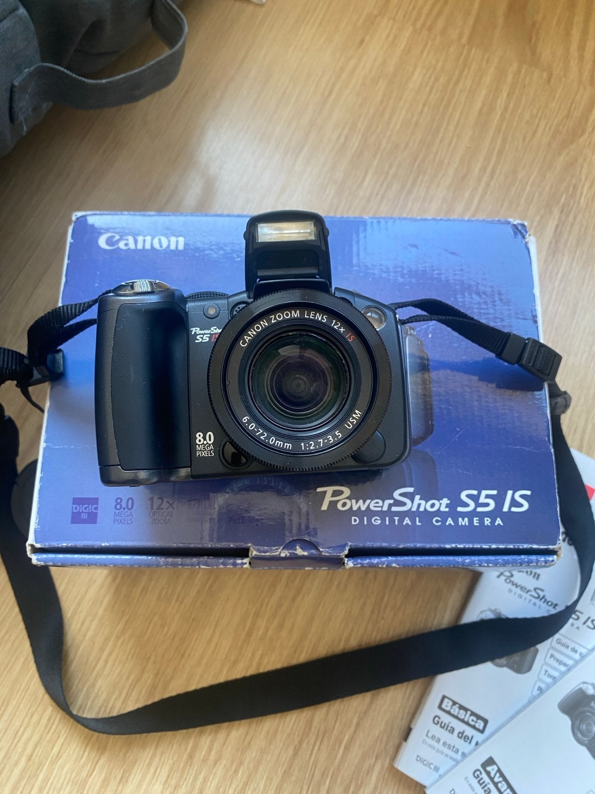 Foto 3 van Canon PowerShot S5 IS Digitale Camera - Compleet