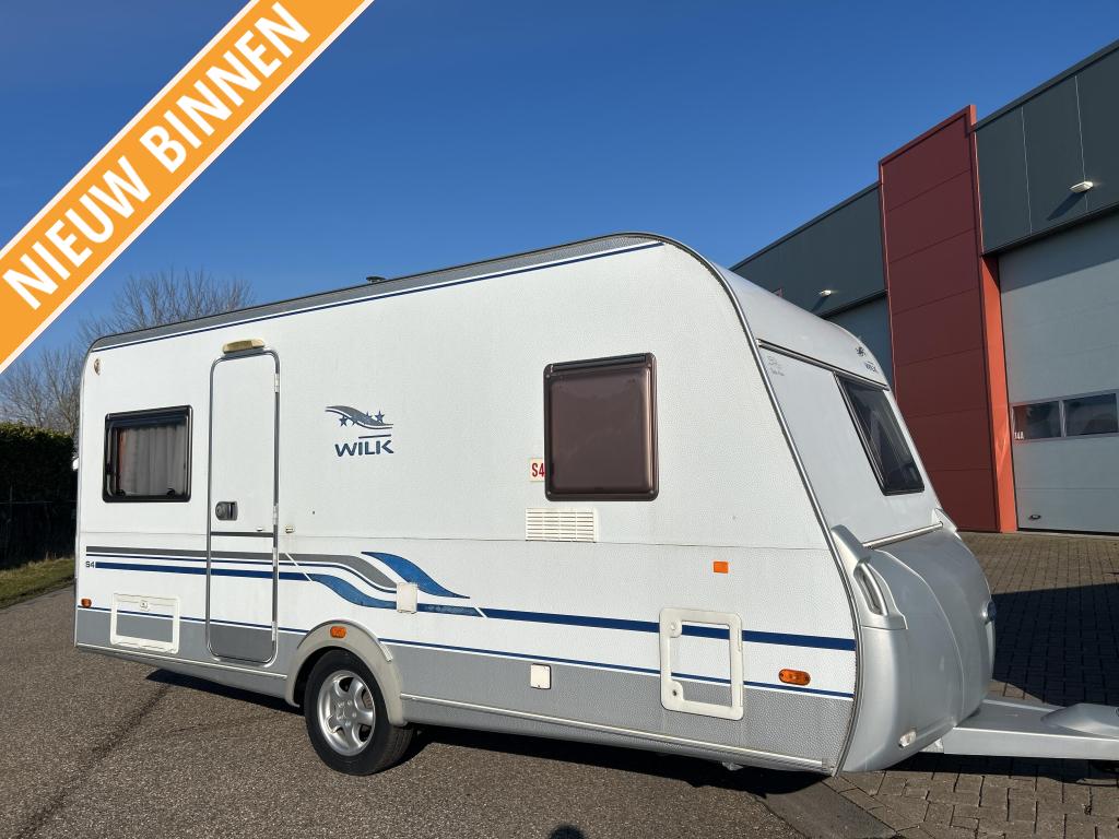 Wilk S4 450 HTD RONDZIT VAST BED VOORTENT, Caravans en Kamperen, Caravans, Rondzit, Schokbreker, Wilk, 1000 - 1250 kg