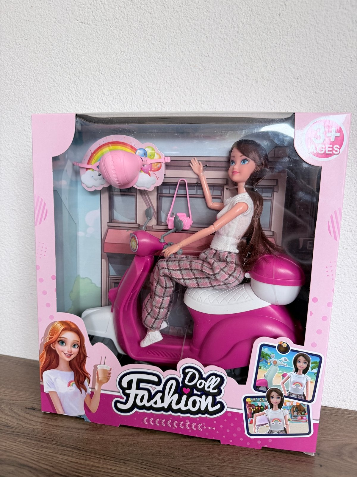 Fashion Doll met Scooter - Nieuw in doos, Ophalen of Verzenden, Nieuw, Barbie