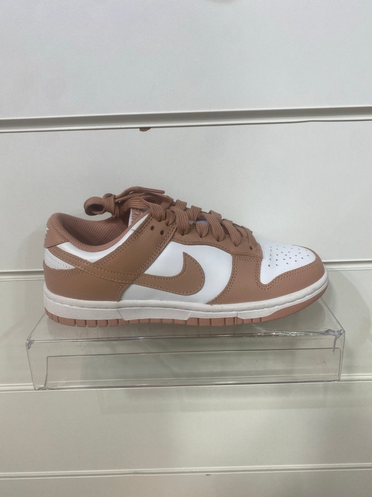 Nike Dunk Low Rose Whisper - Maat 36.5, Kleding | Dames, Schoenen, Ophalen of Verzenden, Zo goed als nieuw, Roze, Sneakers of Gympen