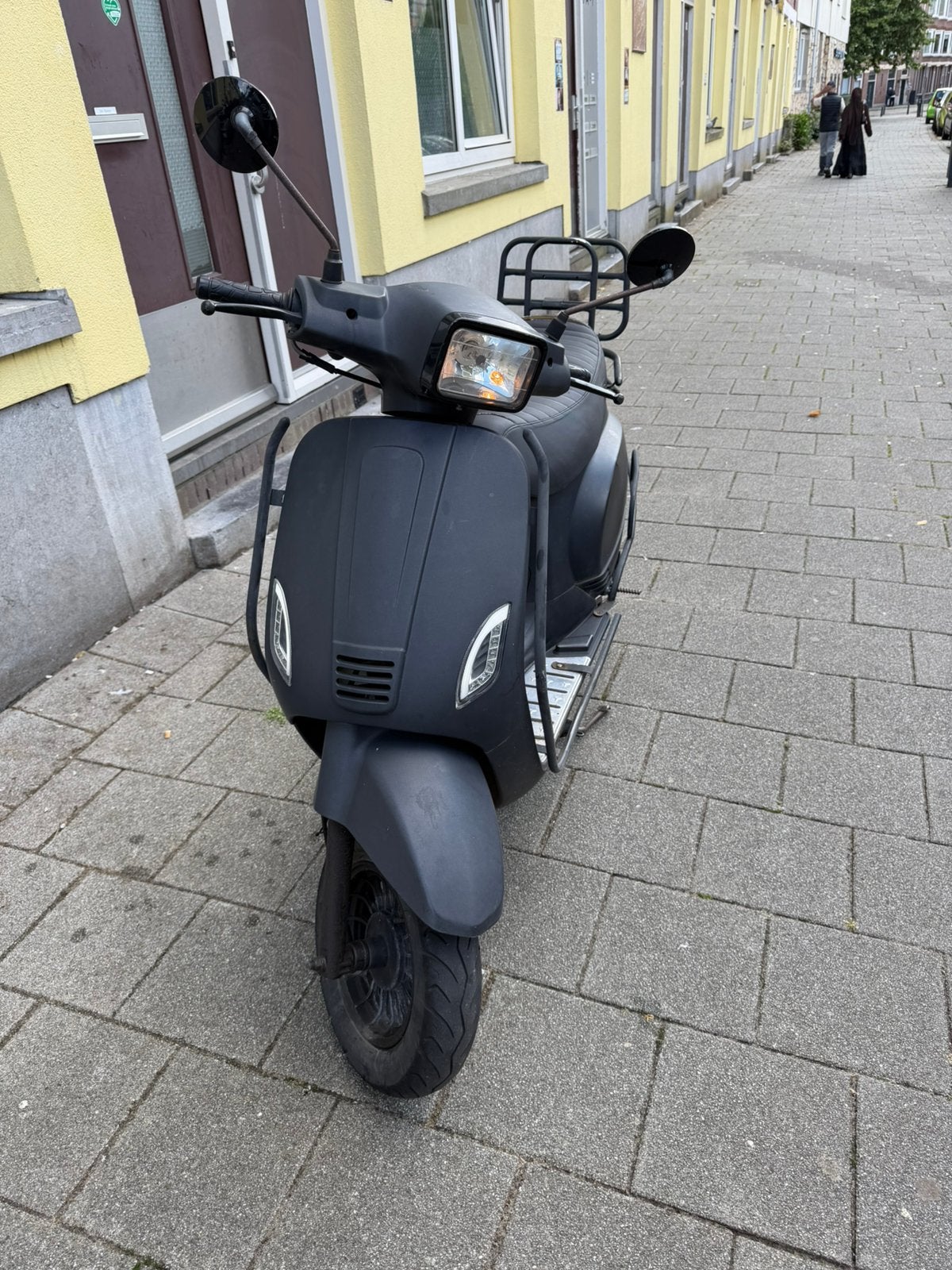 AGM Senzo 25 KMH lees beschrijving!, Fietsen en Brommers, Snorfietsen en Snorscooters, Gebruikt, Benzine, Ophalen, Overige merken