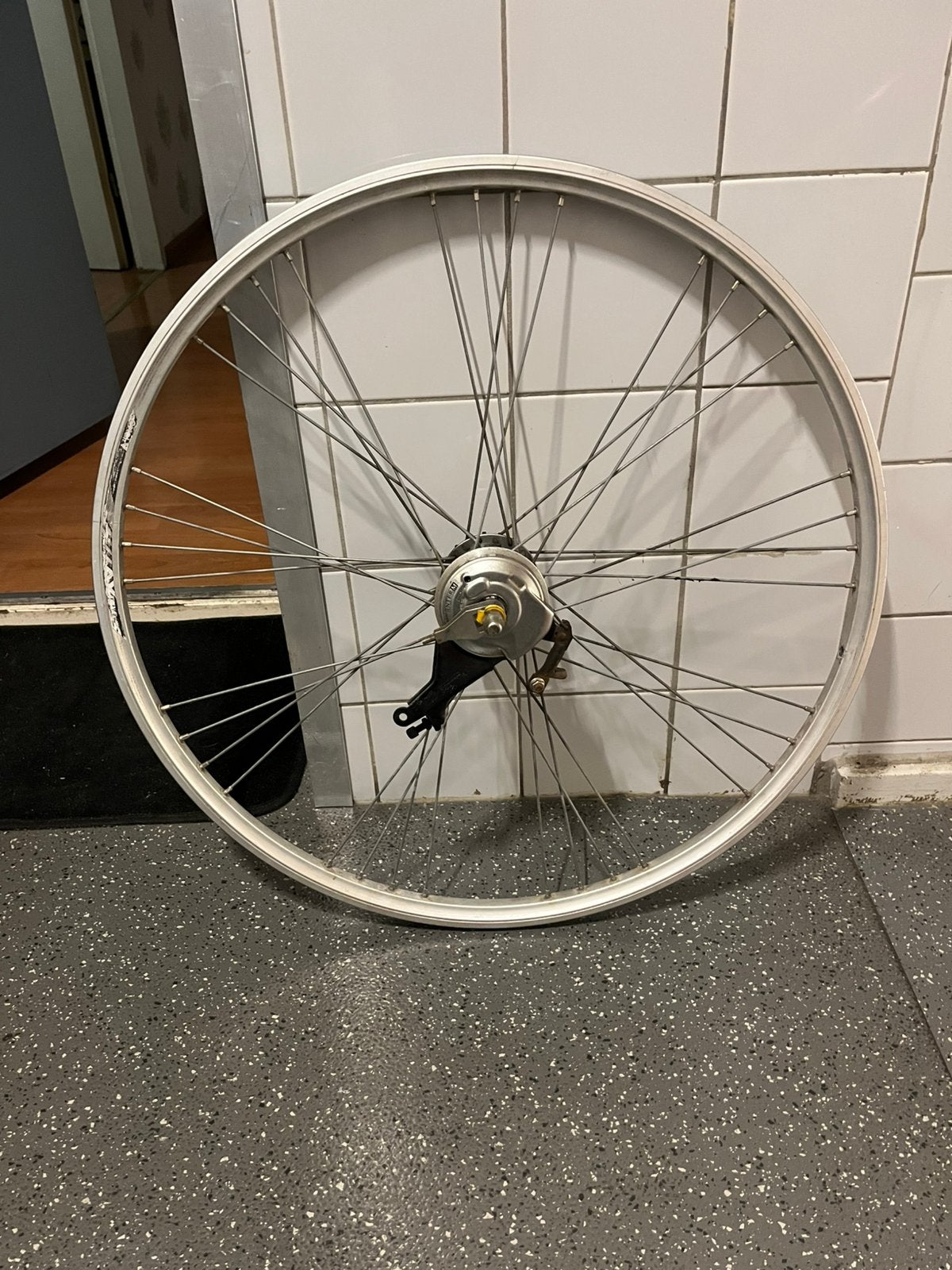 achterwiel 28 inch met nexus 3 naafversnellingen, Gebruikt, Aluminium, Stadsfiets, Ophalen