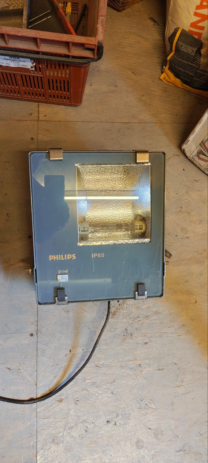 Twee Philips lichtbakken waterdicht, Ophalen of Verzenden, Gebruikt, 50 tot 200 watt, Lamp met armatuur
