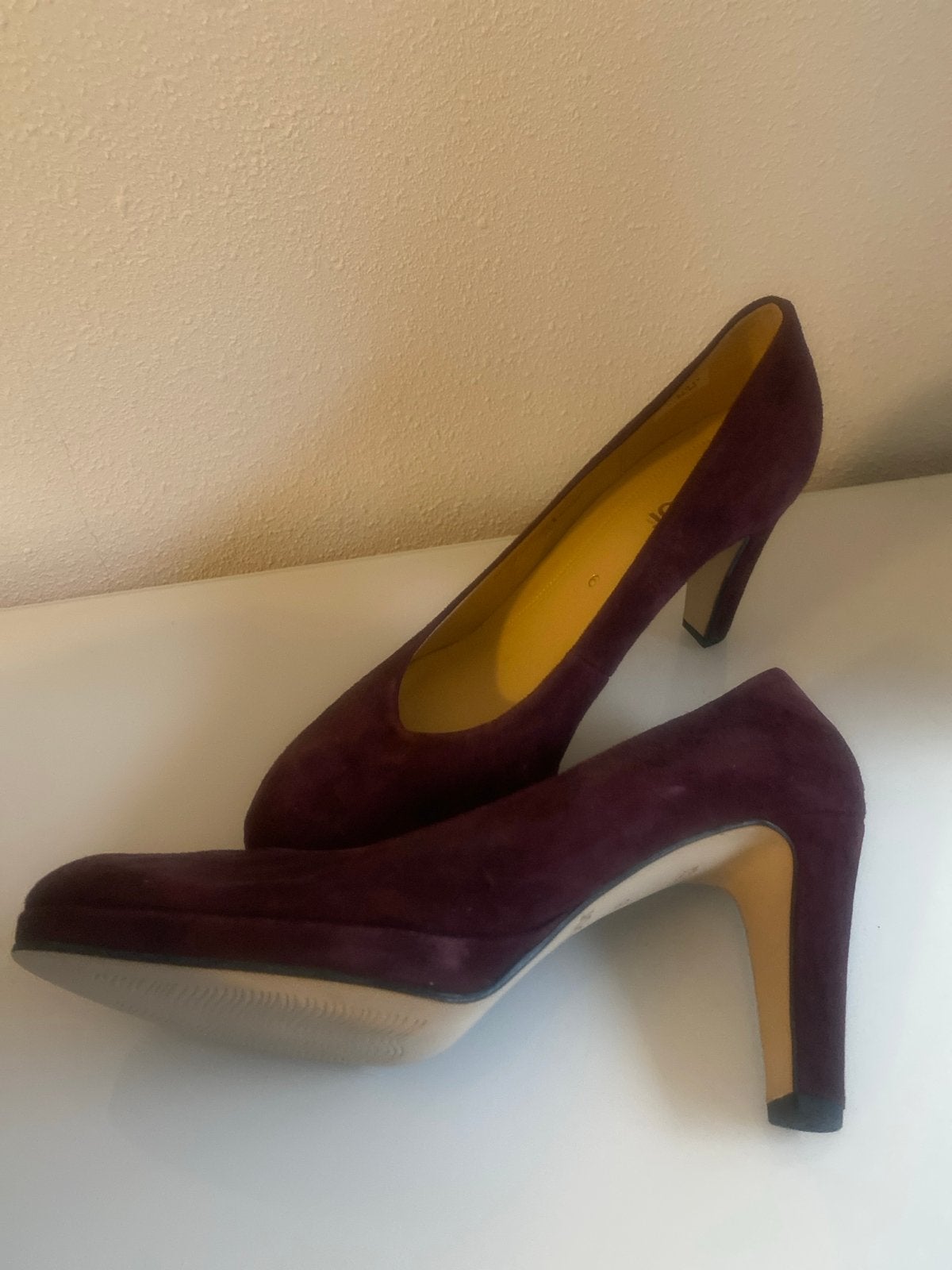 Elegante bordeauxrode suède pumps gabor mast 6, Ophalen of Verzenden, Zo goed als nieuw, Rood, Pumps