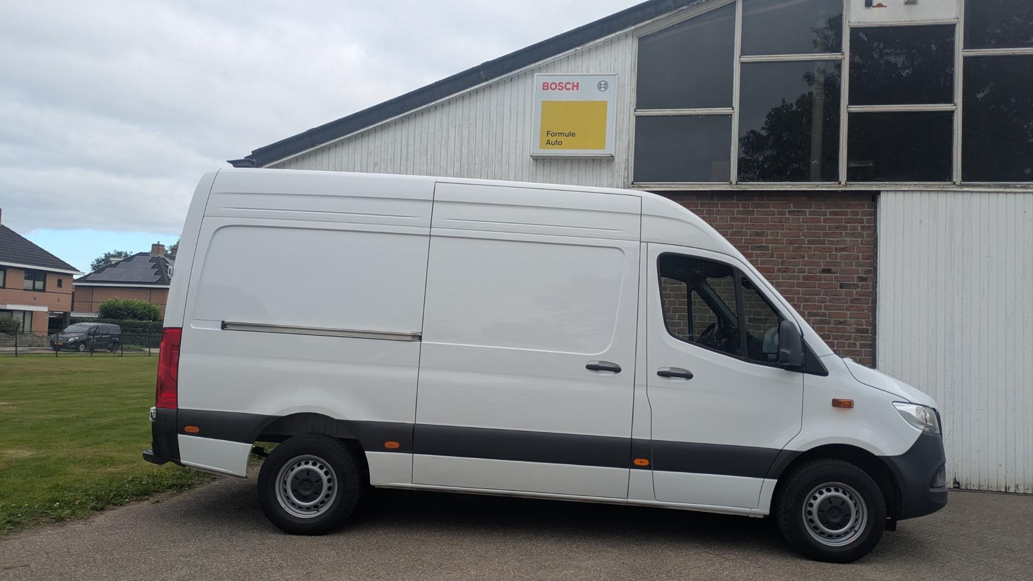 Mercedes-Benz Sprinter 317 1.9 CDI L2H2 - Camera - 1e eign -, 4 cilinders, 2000 kg, Wit, Bedrijf