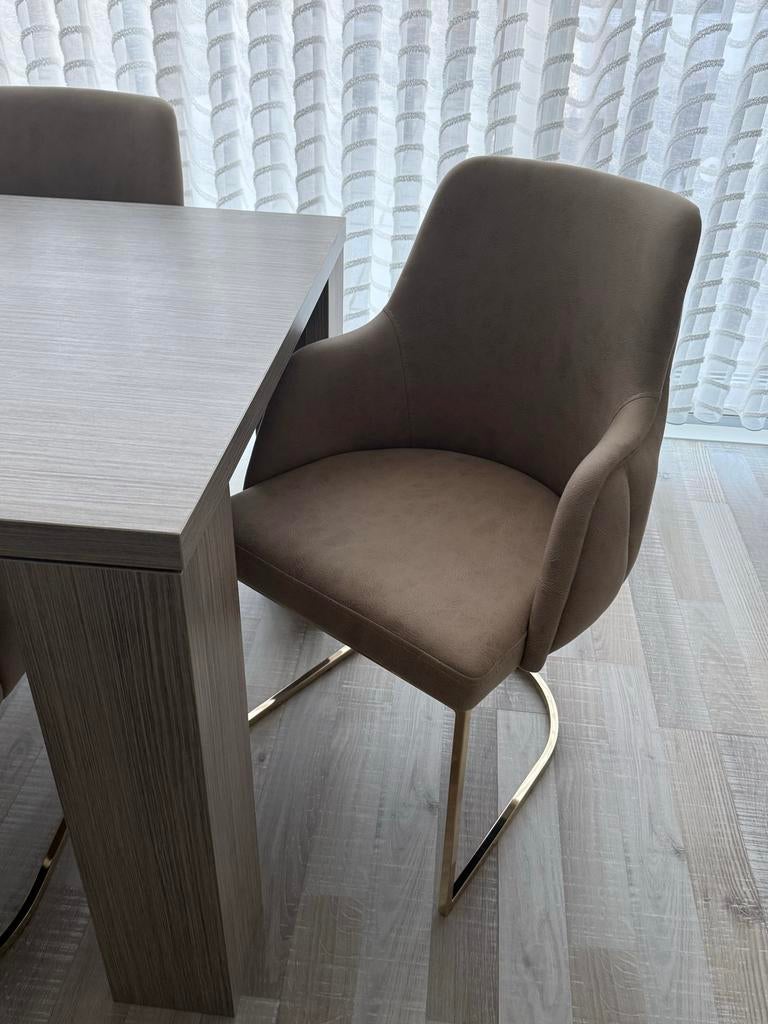 Elegante eetkamerstoelen (8 stuks) en eettafel, Ophalen, 50 tot 100 cm, Zo goed als nieuw, Vijf personen of meer