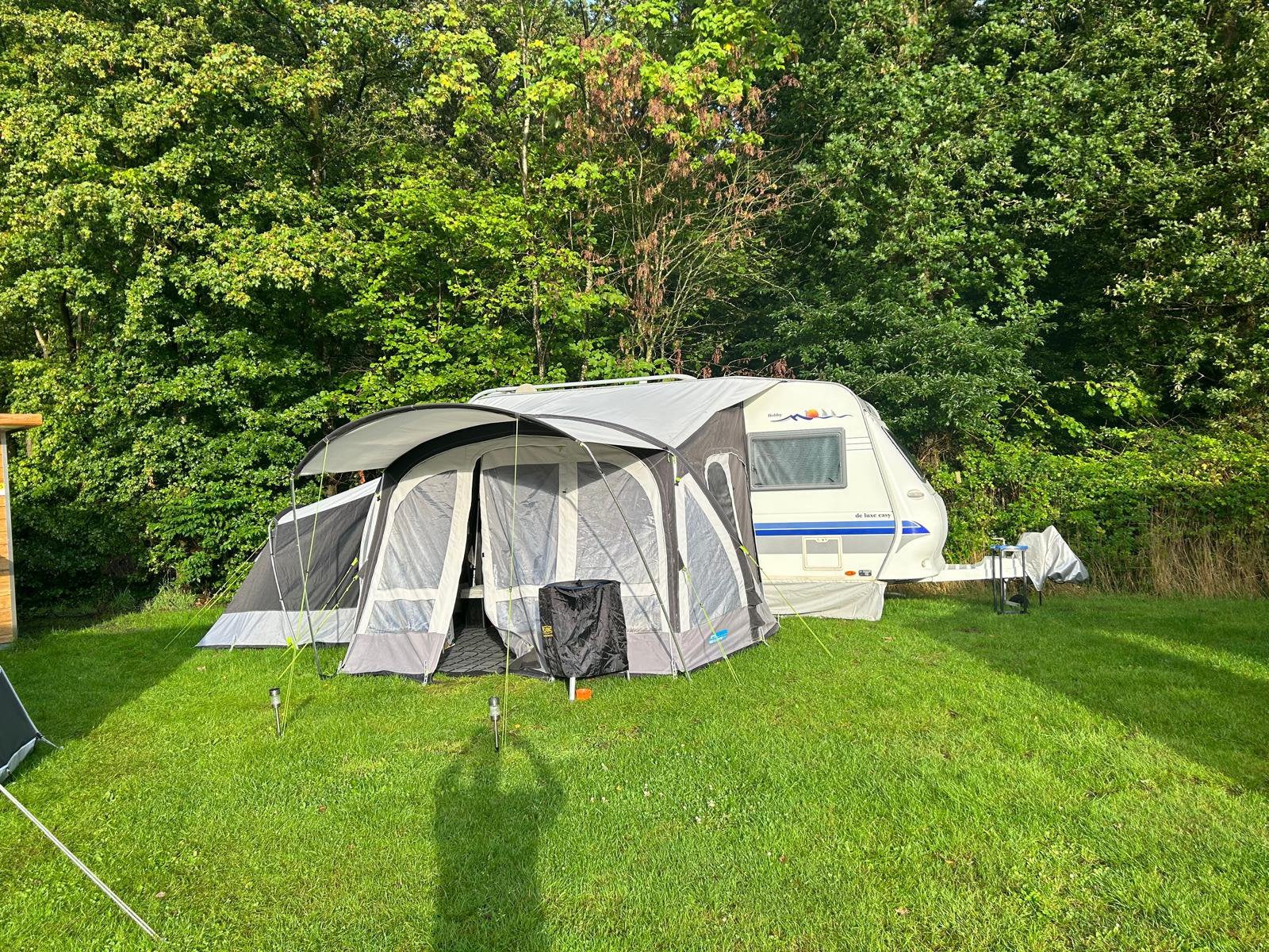Hobby Easy de Luxe 440 SF uit 2004 met mover, 2 voortenten, Caravans en Kamperen, Mover, Hobby, Treinzit, Particulier