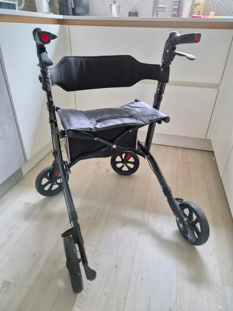 Rovera lichtgewicht opvouwbare rollator met tas, Diversen, Rollators, Ophalen, Opvouwbaar, Gebruikt