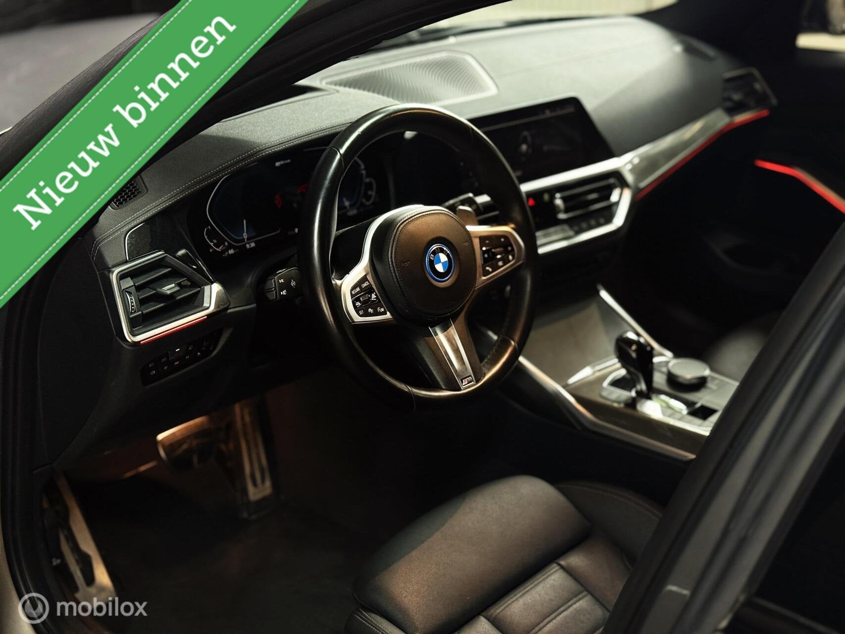BMW 3-serie Touring 330e xDrive High Executive M PAKKET, Auto's, 1998 cc, Gebruikt, Euro 6, 4 cilinders