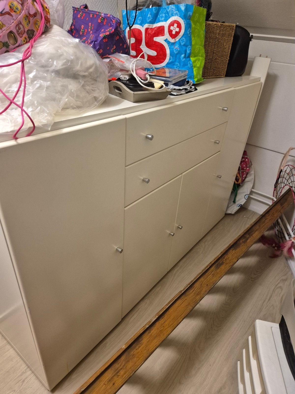 Grote witte kast met veel opbergruimte, Ophalen, Overige materialen, Gebruikt, 100 tot 150 cm