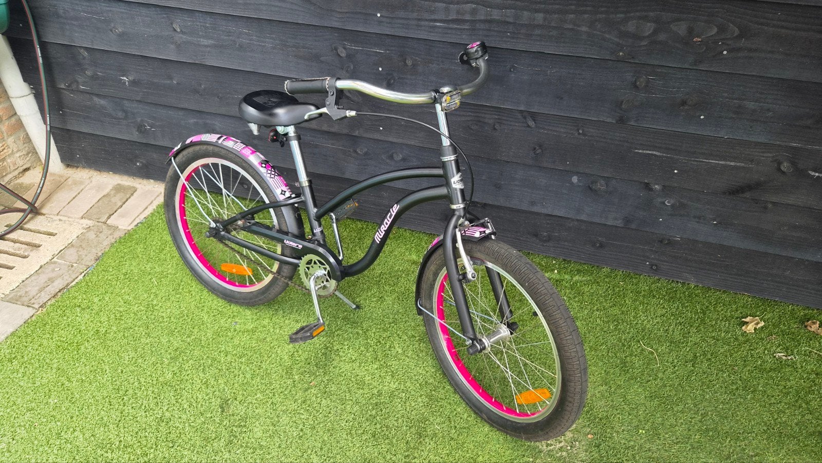 Volare miracle kinderfiets 20 inch - Zwart met roze accenten, Ophalen, Terugtraprem, 16 tot 20 inch, Zo goed als nieuw