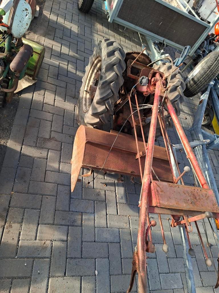 Tk freesbak Brumi tuinfrees en onderdelen., Ophalen, Gebruikt
