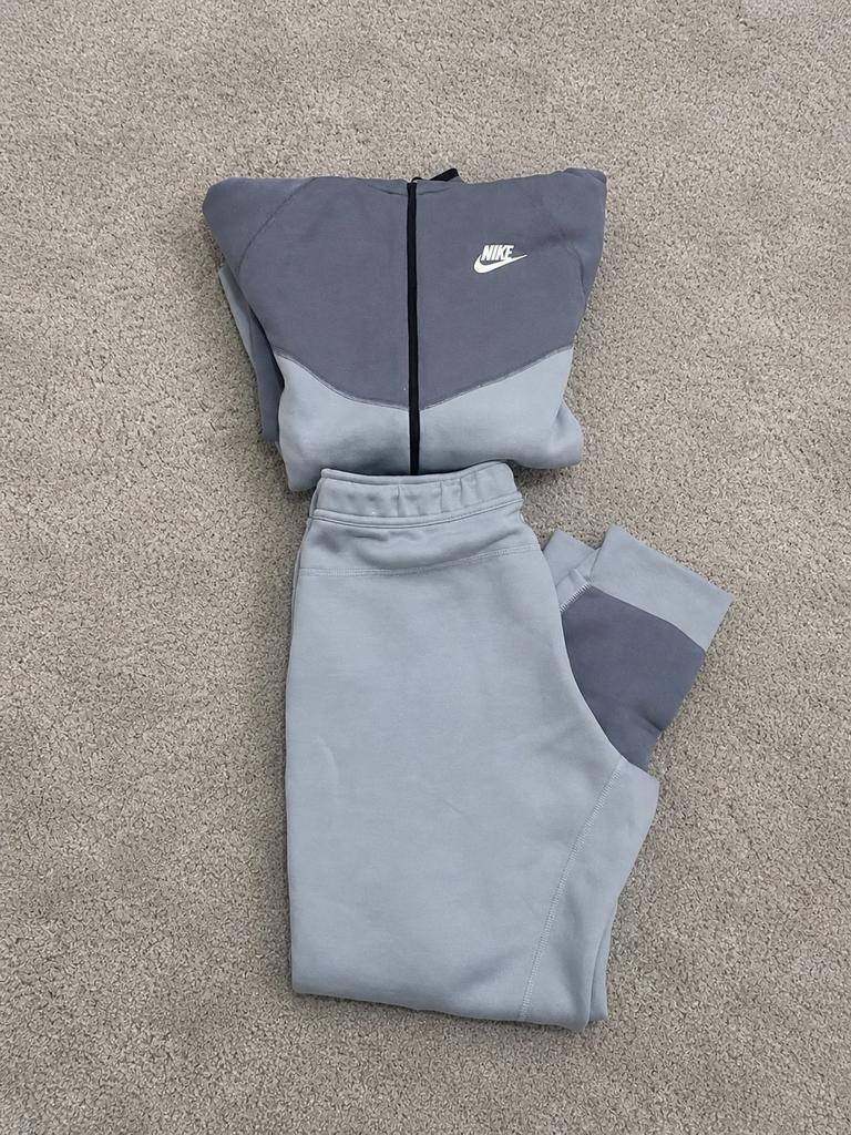 Nike Donkerblauw/Blauw Fit, Kinderen en Baby's, Kinderkleding | Maat 164, Nieuw, Jongen, Setje, Ophalen of Verzenden