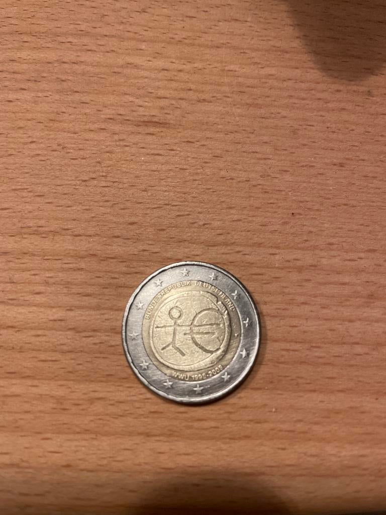 Glimmende Duitse 2 Euro munt met stickman (2009), Postzegels en Munten, Ophalen of Verzenden, Duitsland, 2 euro, Losse munt
