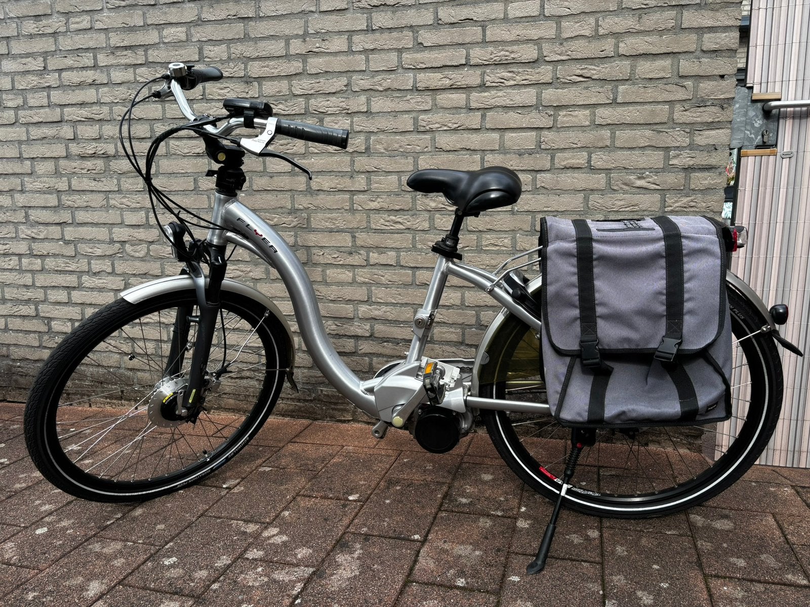 Flyer comfort 8 deluxe zilver maat SMALL - 2010 met fietstas, Fietsen en Brommers, Minder dan 47 cm, Ophalen, Zo goed als nieuw
