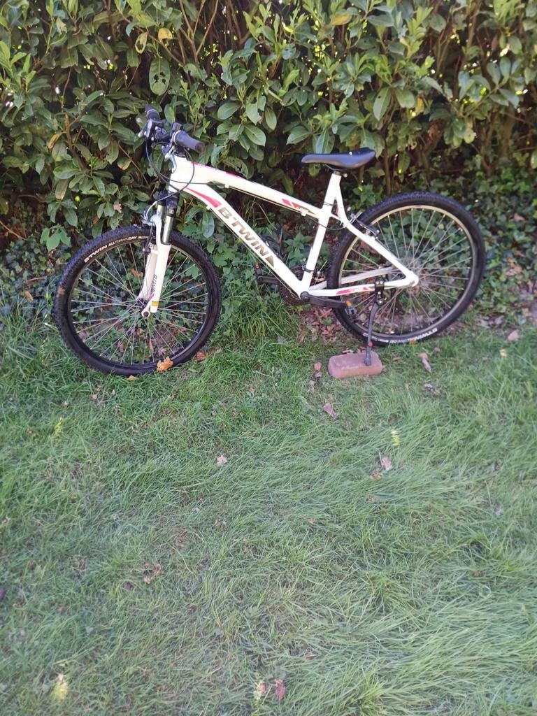 B twin Rockrider 340 Mountainbike - Wit/roze, Fietsen en Brommers, Fietsen | Mountainbikes en ATB, Minder dan 45 cm, Ophalen, Gebruikt